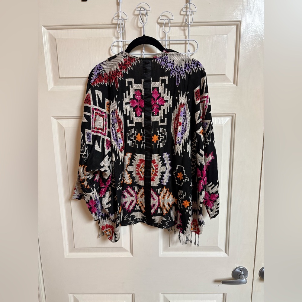 Patterns Bay Embroidered Aztec Boho Fringe Crop Cardigan - Picture 2 of 5